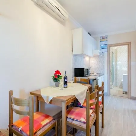 דירה Fidelis - One Bedroom With Terrace And Garden View 1