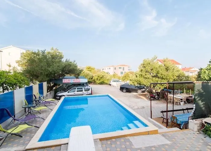 Fidelis - One Bedroom With Terrace And Garden View 1 Apartment Trogir
