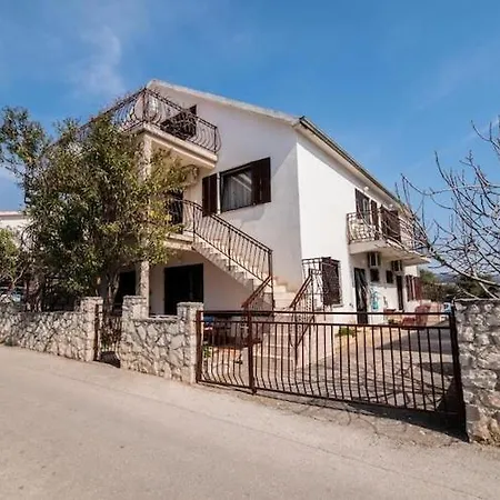 Fidelis - One Bedroom With Terrace And Garden View 1 *