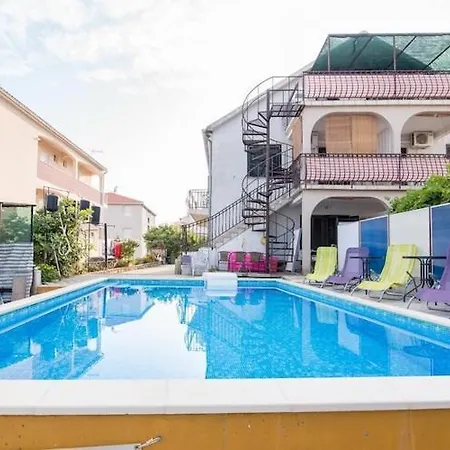 Apartment Fidelis - One Bedroom With Terrace And Garden View 1