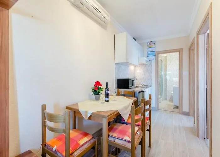 Appartement Fidelis - One Bedroom With Terrace And Garden View 1